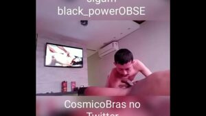 Cavalgando anal interracial gay