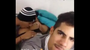 Chupando ate gozar novinho gay