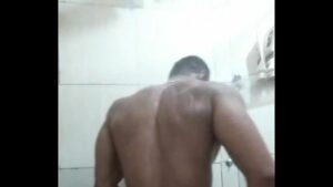 Coroas negros gay no banho