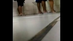 Gay dando no banheiro xvideos