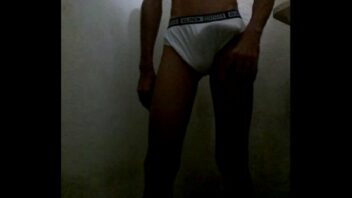 Gay de cueca rosa gordo