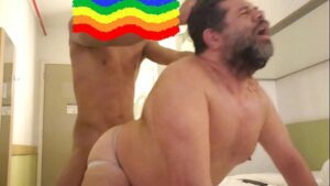 Heteto casado bebado primeira vez gay