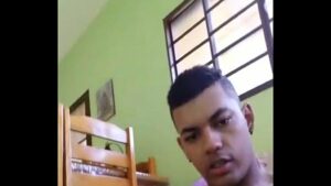 Moreno brasileiro porno gay na obra