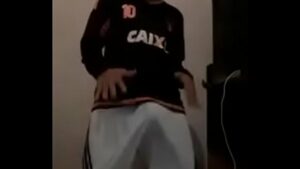 Novinho gay hardcore a chupar pau