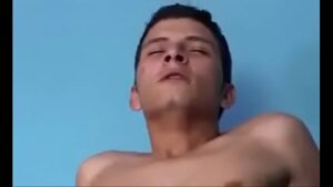 Rola dotada gozando dentro xvideos gay