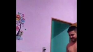 Sexo gay barbudo gordinho