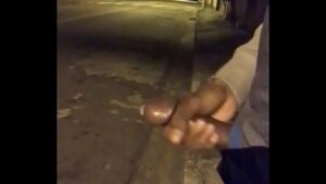 Sexo gay madrugada na rua