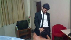 Video de sexo gay homen comendo garoto de novinha