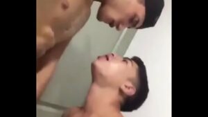 Videos gays de novinhos chupando até sair leitinho