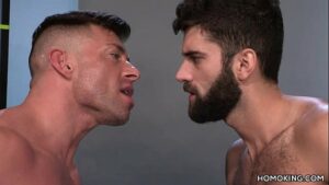 Videos porno de gays musculosos barbudos dupla penetracao