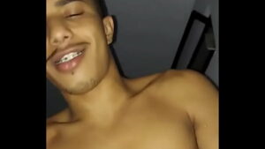 Xvideo gay novinho chorando gozando no cu do negao