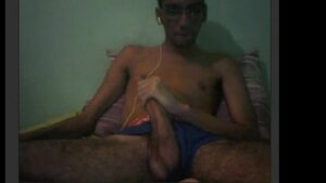 Branquinho pauzudo chupando xvideos gay