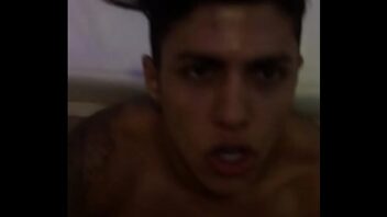 Caras musculosos na punheta gay xvideos.com