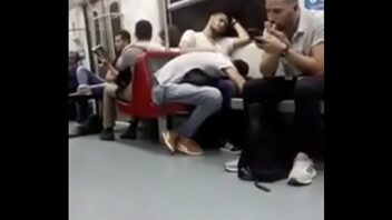 Conto erotico hardcore gay no trem