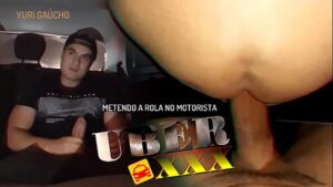 Flagra de cara com outro car do uber gay