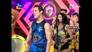 Homem confessa ser gay na tv rede tv