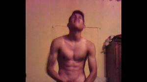 Joven gay musculoso e sex batendo punheta xnxx