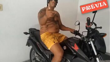 Negro gay dando cuentrou na rola