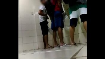 Pegacao gay com cawbois irrustidos