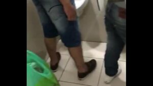 Pegação gay no aeroporto internacional do rio