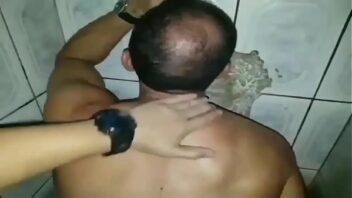 Sexo gay banheiro xvudeo