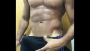 Sexo gay leke safadinho sentando na rola grande