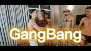 Tres brasileiros gays dondo ocu numa orgia