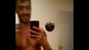 Tudos os nudes de Juliano cazare mostrando o pênis