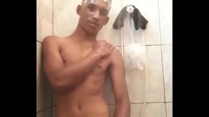 Video gay amador novinho banho