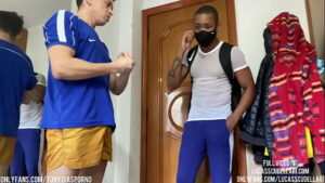 Video porno gay de modelos brasileiro de cueca