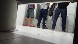 Vídeos gay banheirão do shopping em fortaleza