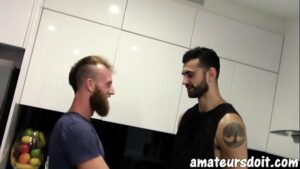 Barbudo cabeludo sexy gay