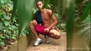 Brasileiro gay de frango asado