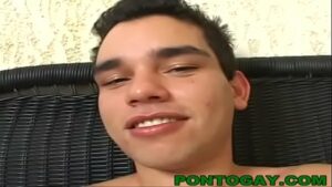 Metendo no cuzinho gay porno