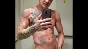 Quatentao sarado gay videos