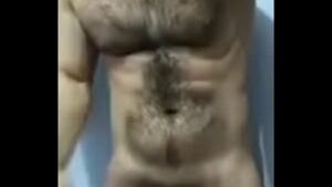 Sexy video gay parrudo carinhso