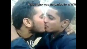 Beijo gay américa cortado