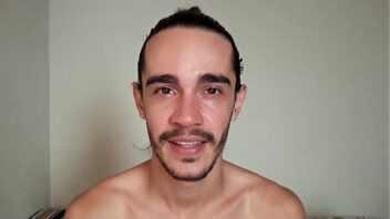 Dei pro personal trainer conto erótico gay