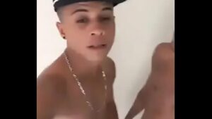 Felioe campos comenta sobre beijo gay em sob pressao