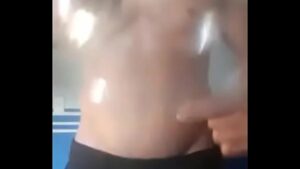 Filho gay de shorts apertado xvideo