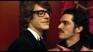 Filme o paizao beijo gay