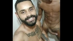 Fudendo com muleque da.favela gay