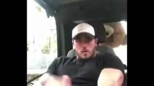 Gay camionista pullando caught peeing public