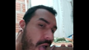 Gay chupando coroa sensível xvideos