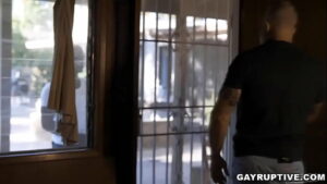 Gay porno sendo espancado