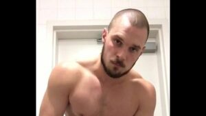 Hot gay eat cumming