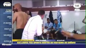 Montontagens de foto do gremio no vestiario gay