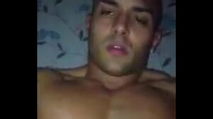 Musculoso gay superboy do instagram