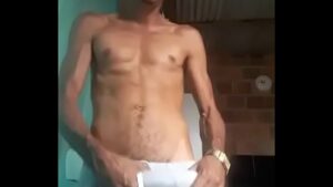 Negao sarado olho azul dotado penis grosso penetrando gay