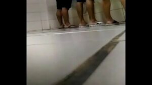 Pegaçao de velhos gays na floresta